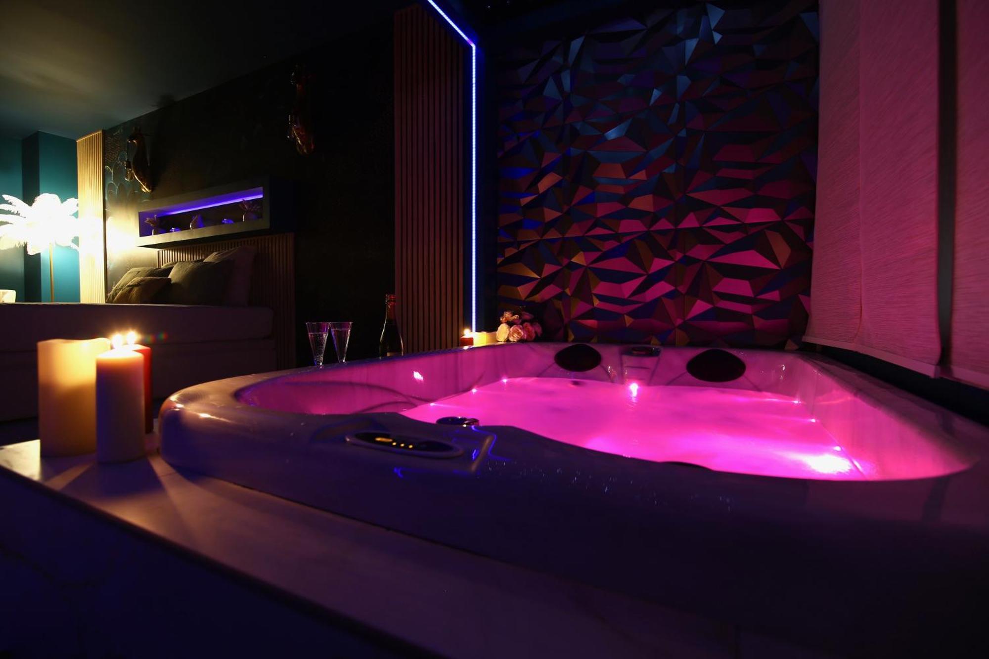 Flower Suite And Spa ラ・セーヌ・シュル・メール エクステリア 写真
